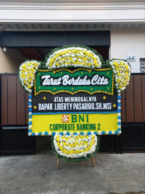 Papan Bunga Duka di Sumbermalang
