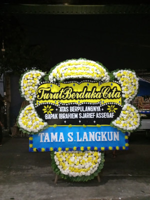 Papan Bunga Duka di Sumbermalang